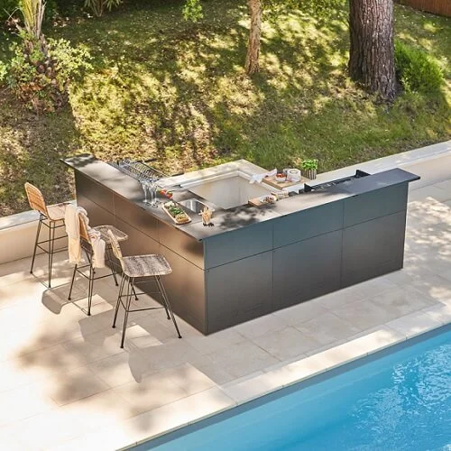 cuisine-exterieure-comptoir-bar-noir-5-modules